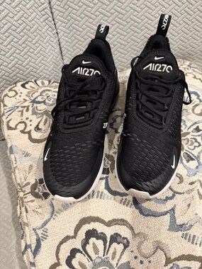 Nike Black and White Air Max Style Running Shoes